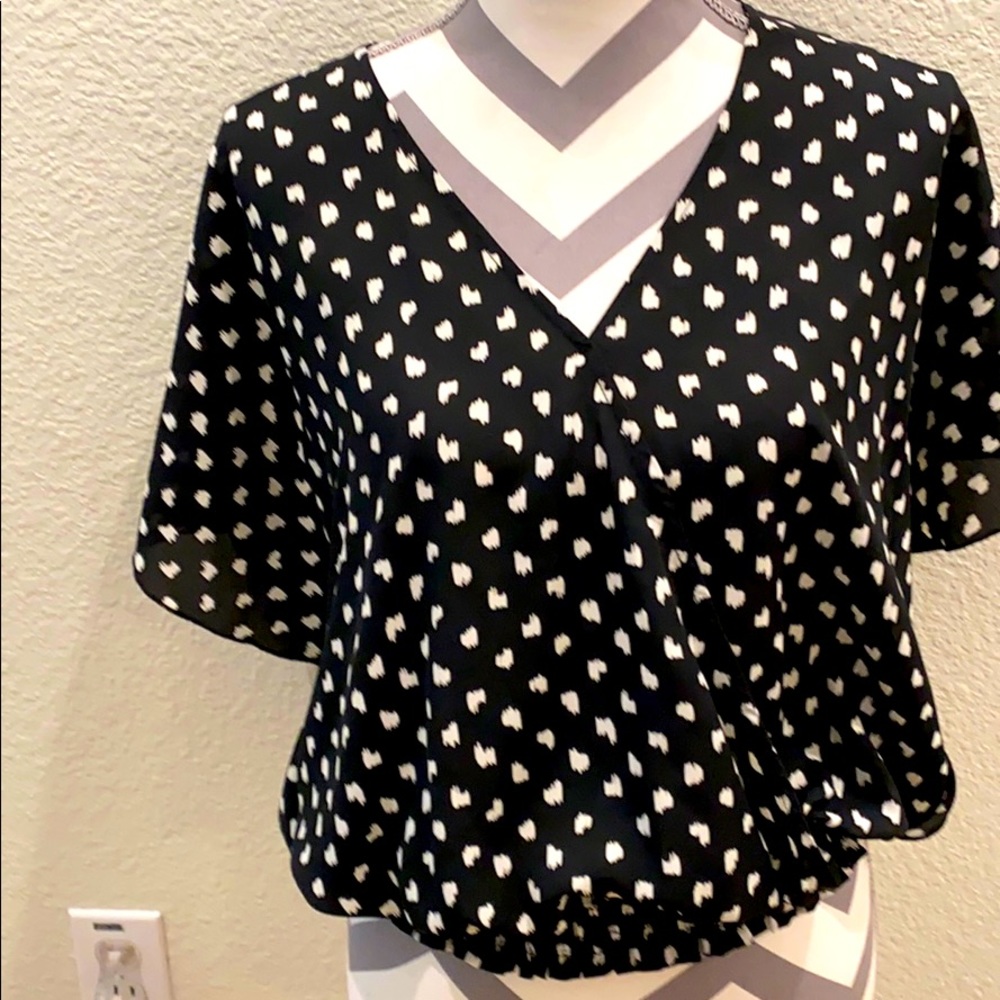 Spotted black and white shirt